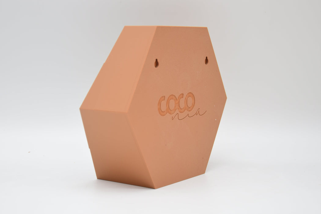 Estante Hexagonal con Relieve de Madera