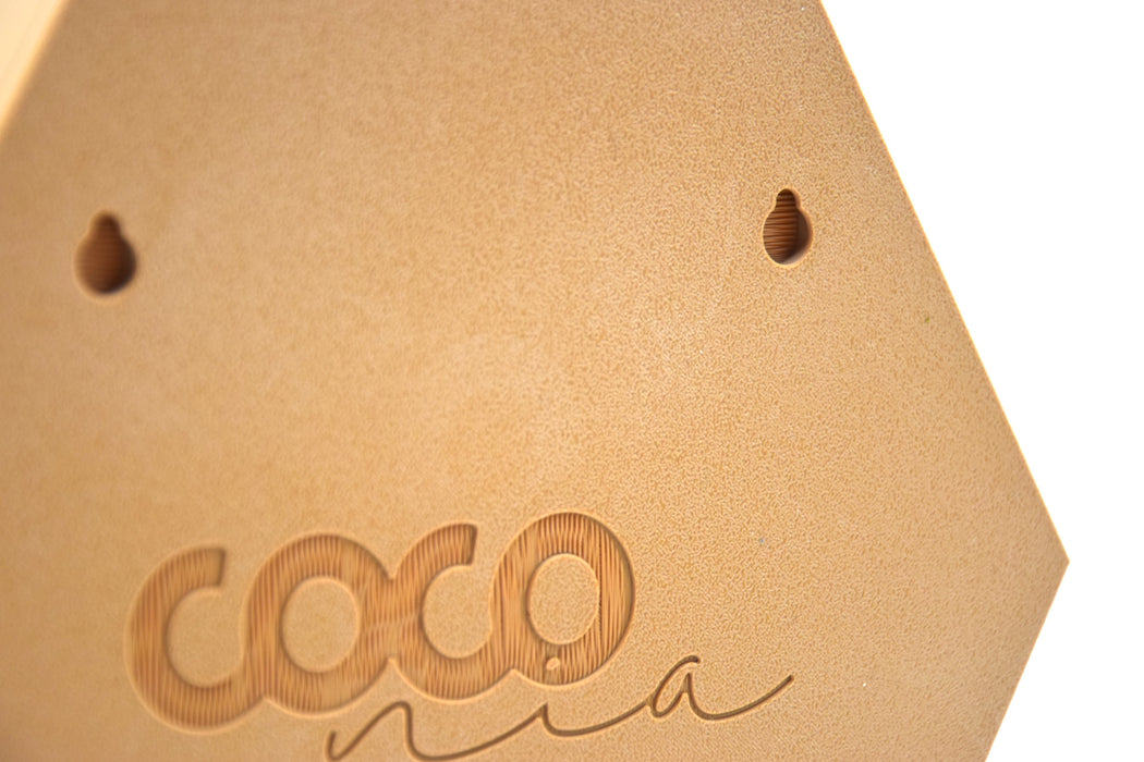 Estante Hexagonal con Relieve de Madera